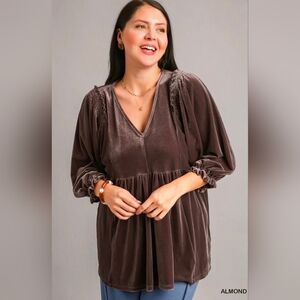 Umgee Velvet Babydoll High-low Cozy Top in Almond Brown/Taupe SZ LG